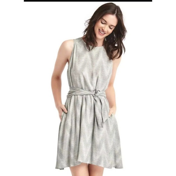 NWT Gap Dress Small White Black Printed Tie Waist Sleeveless Pockets - Picture 1 of 14